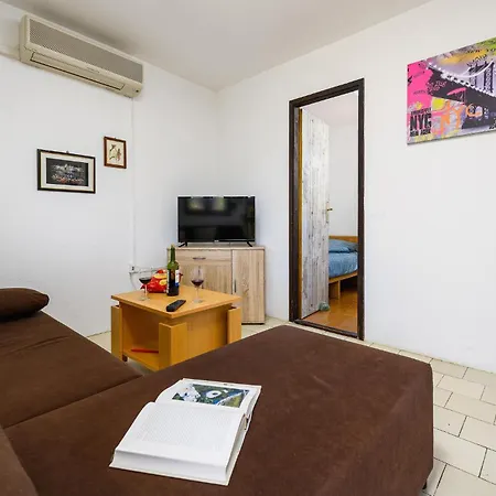 Lovely In Apartment Rovinjsko Selo
