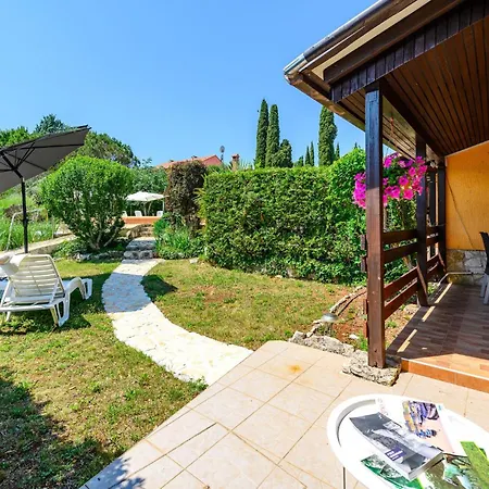 Apartment Lovely In